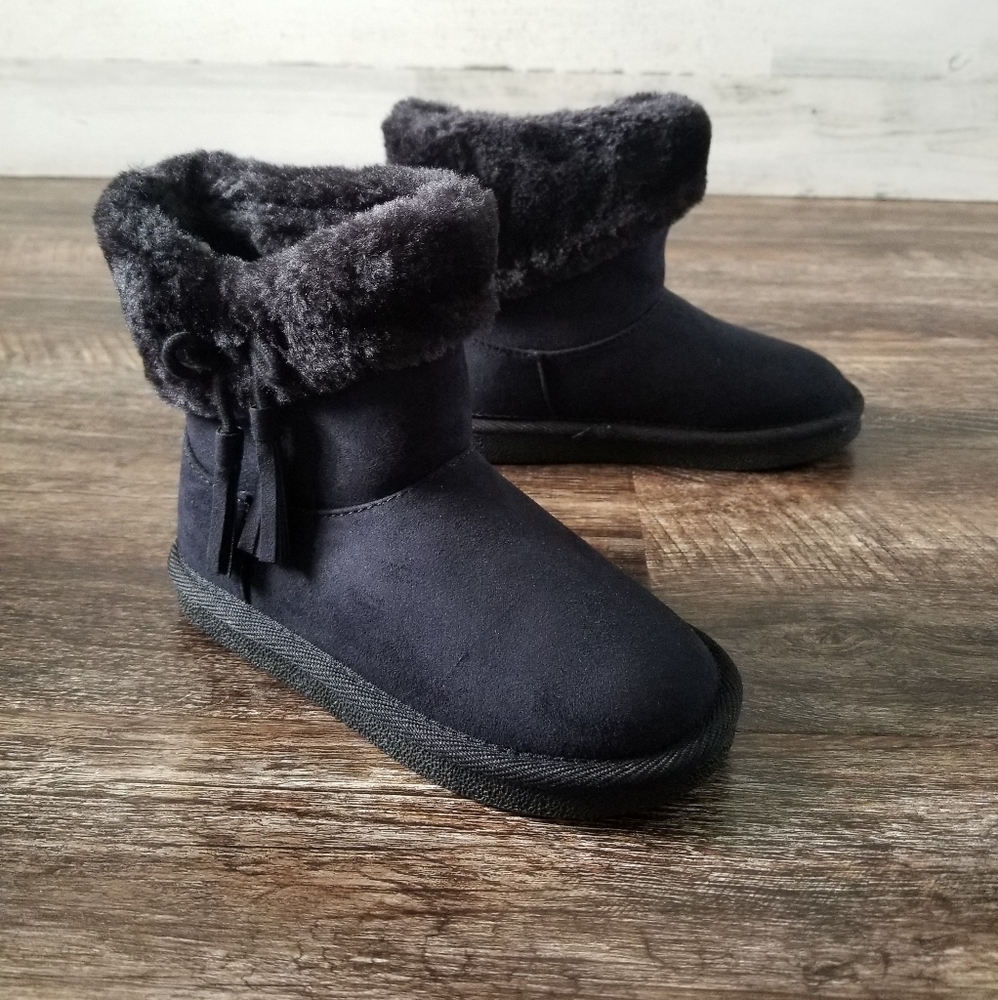 Girls Black Boots 10c